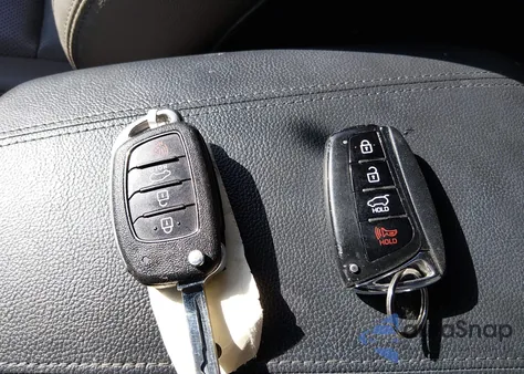 2018 Hyundai Santa Fe Sport 2.4L z USA, uszkodzony, nr VIN 5NMZUDLB9JH058383